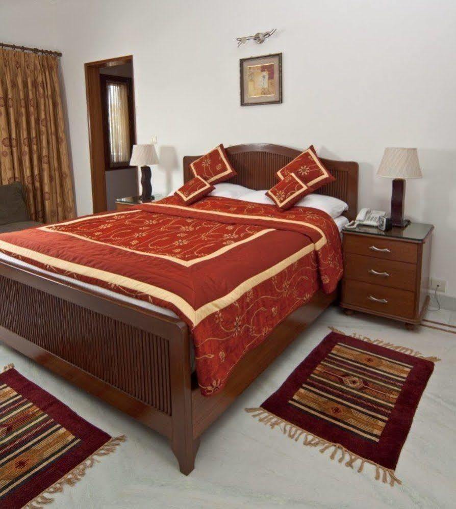 The Mayflower Hotel غورغاون المظهر الخارجي الصورة